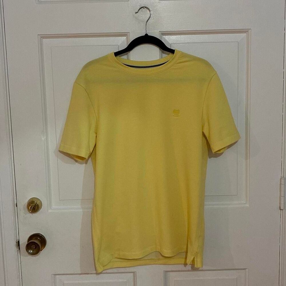Chaps Men's Yellow T-shirt